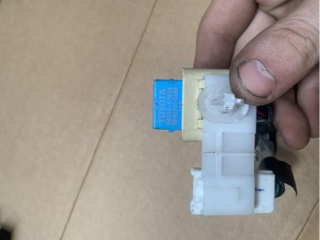 Купити 8214306430 Toyota 