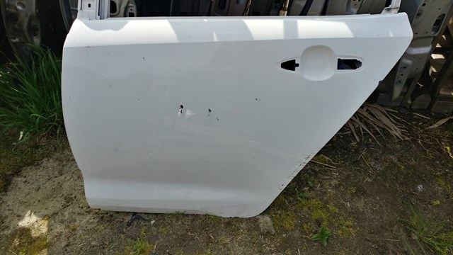  Двері задні, ліві Toyota Corolla 
