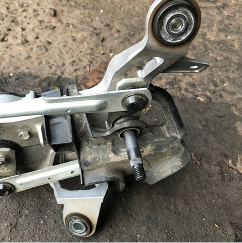 Трапеція щіток лобового скла Porsche 9J1955023C ціна, від 60.79 USD
