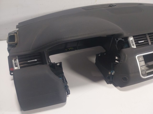 LR071316 Land Rover Передня панель