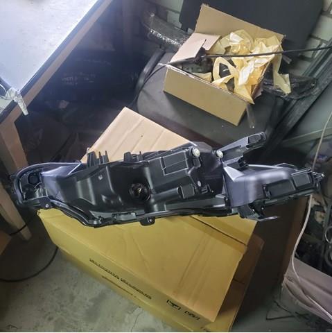 Основна фара в зборі ліва Toyota 8118533D71 ціна, від 739.37 USD