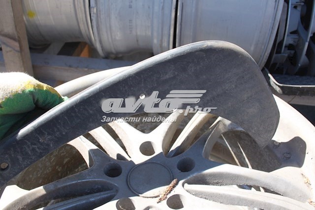 78811BR01A Nissan/Infiniti Бризговик задній, лівий