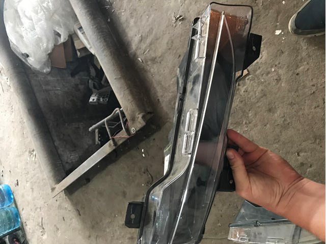 107739000F Tesla Фара протитуманна, права