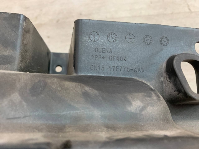 2280807 Ford Кріплення бампера переднього