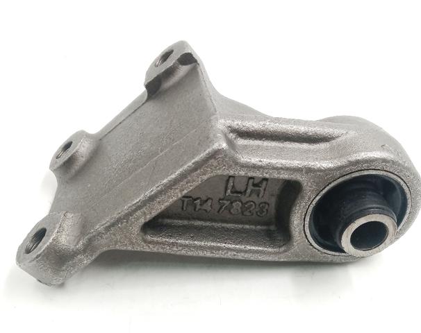 Кронштейн/траверса заднього редуктора, ліва Matomi MR961407 ціна, від 8.81 USD