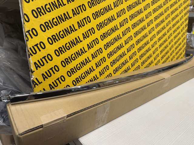 Молдинг переднього бампера, центральний Mazda TK5150120B