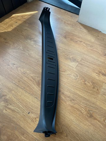 103599300D Tesla 