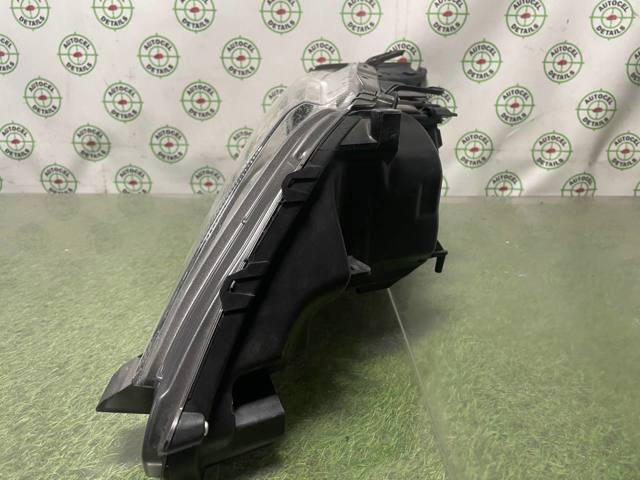 Купити 8114533B60 Toyota Права блок фара