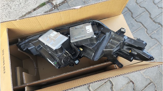 Фари Toyota 8115007210 ціна, від 2945.02 USD