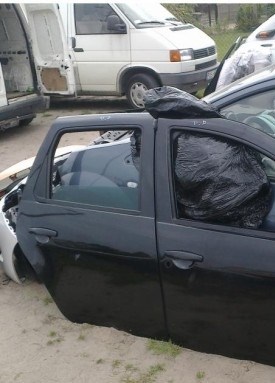 Двері задні в зборі на Dacia Duster  HS