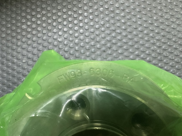Купити LR067242 Land Rover 
