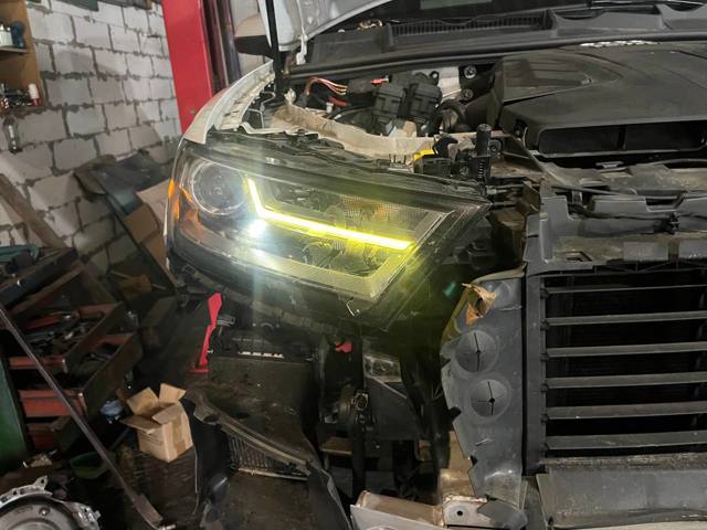 Фара права 4M0941006B VAG
