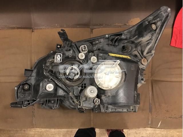 Фара передня права Toyota 8114560F00