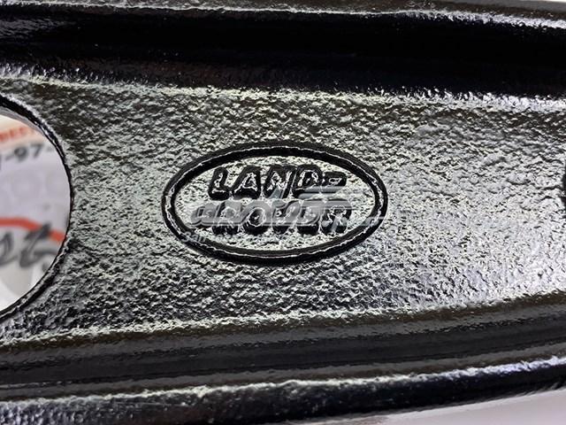 Важіль передньої підвіски нижній, правий LR148055 Land Rover
