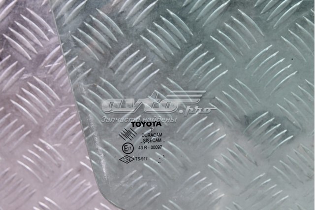 6810112A50 Toyota Скло передніх дверей, правих