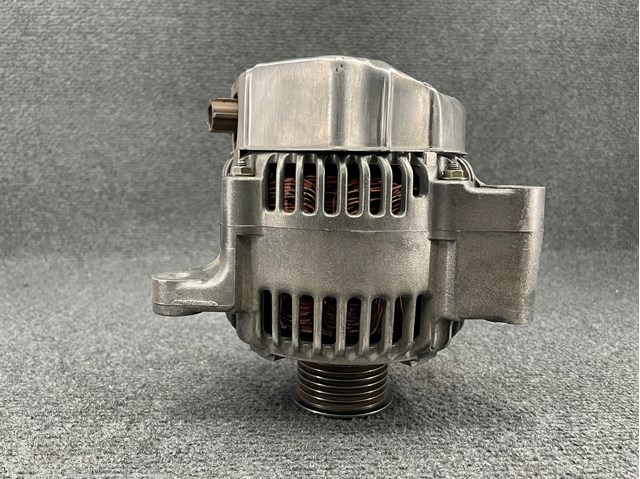 Генератор автомобільний Land Rover YLE102330