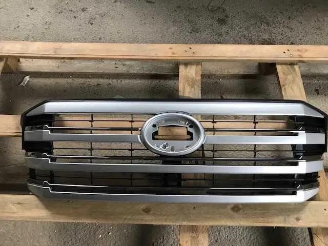 Решітка радіатора 5310160L50 Toyota