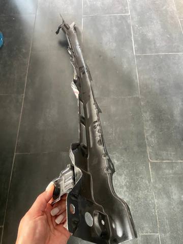 Кронштейн бампера переднього, центральний Toyota 525060C061 ціна, від 46.27 USD