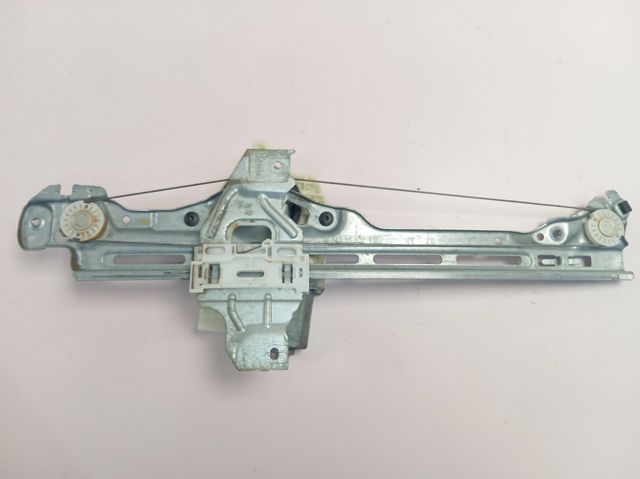 Склопідйомник задніх лівих дверей Peugeot/Citroen 9826080480