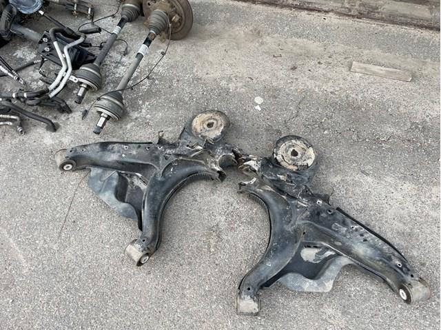 Траверса заднього редуктора, передня Mercedes A4473500086
