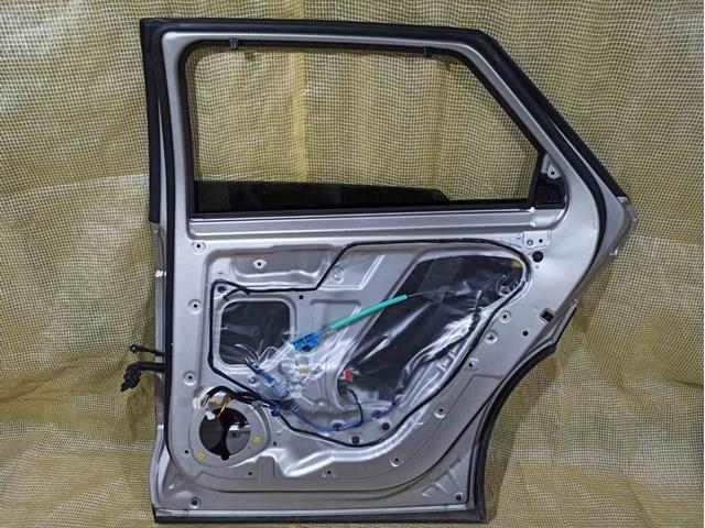 Двері задні, праві 77004GI000 Hyundai/Kia