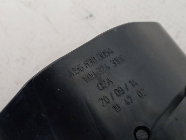 Решітка вентиляції салону на "торпедо" A1568300054 Mercedes