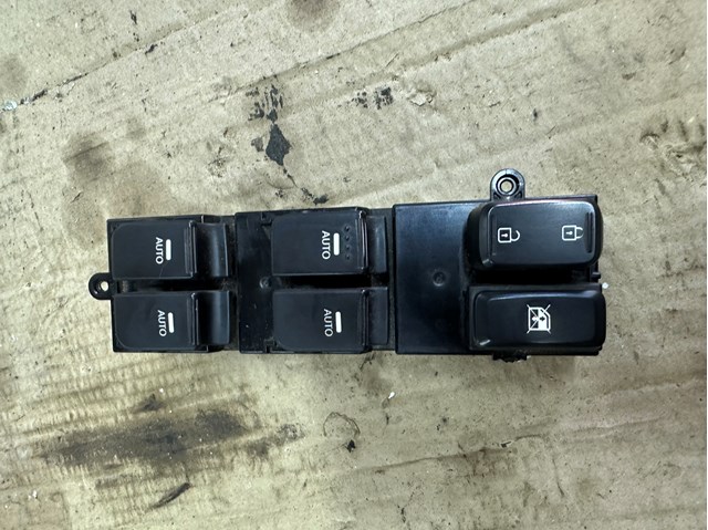  935702T020 Hyundai/Kia