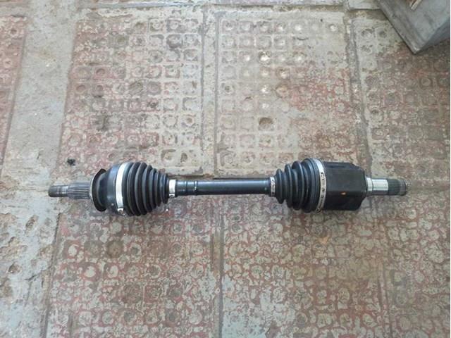 Піввісь передня ліва Mazda FTB82560X