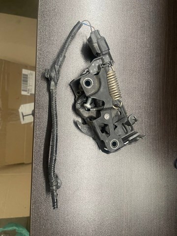 Замок кришки капота Ford LJ6Z16700A