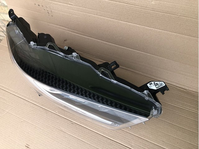 Фара права 81105K0080 Toyota