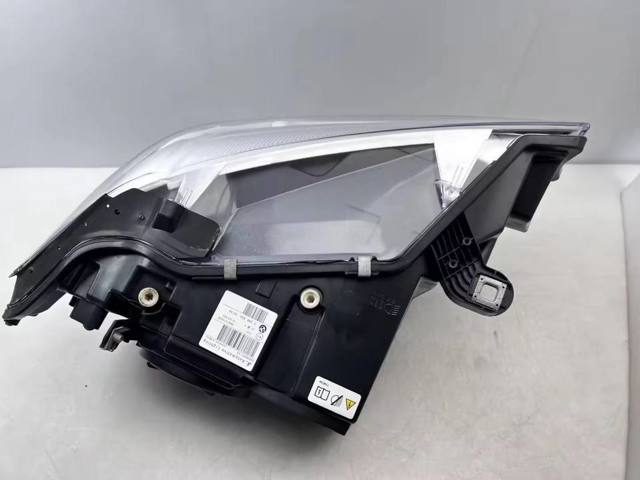 63127401131 BMW Фара ліва передня
