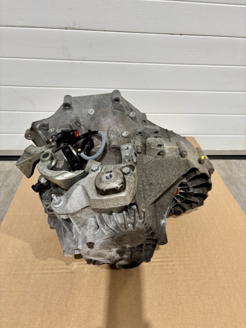 Купити FV4R7002CCA Ford Ручна коробка передач
