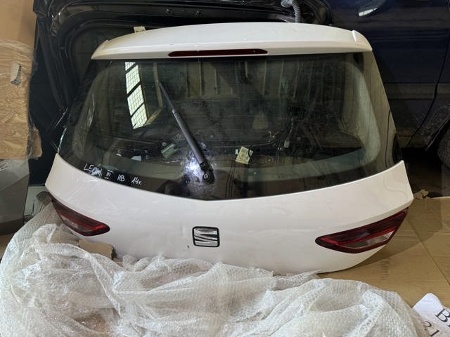Скло кришки багажника XYG GS6208D21 ціна, від 46.26 USD