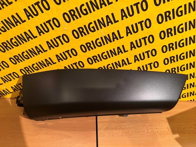 Купити KMV850121 Mazda Накладка бампера переднього, права