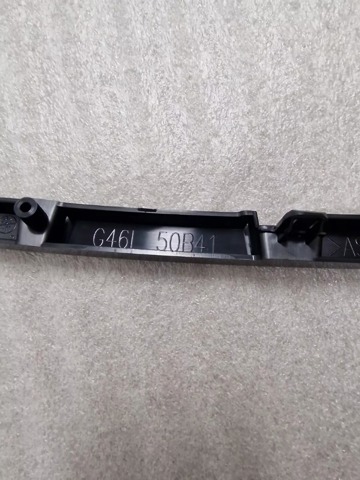 Накладка решітки радіатора права Mazda G46L50B41 ціна, від 16.48 USD