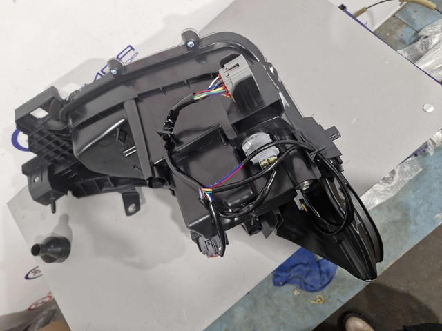 Купити TM52510L0 Mazda Основна фара в зборі ліва