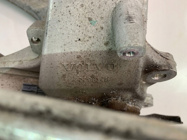 Купити 32298140 Volvo Кулак поворотний передній правий