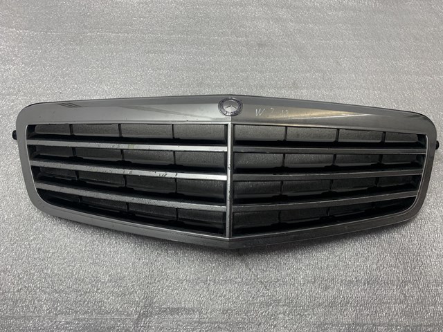 A2128800183 Mercedes Решітка радіатора