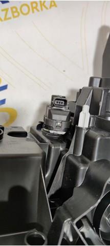 Купити 260106403R Renault (RVI) Права блок фара
