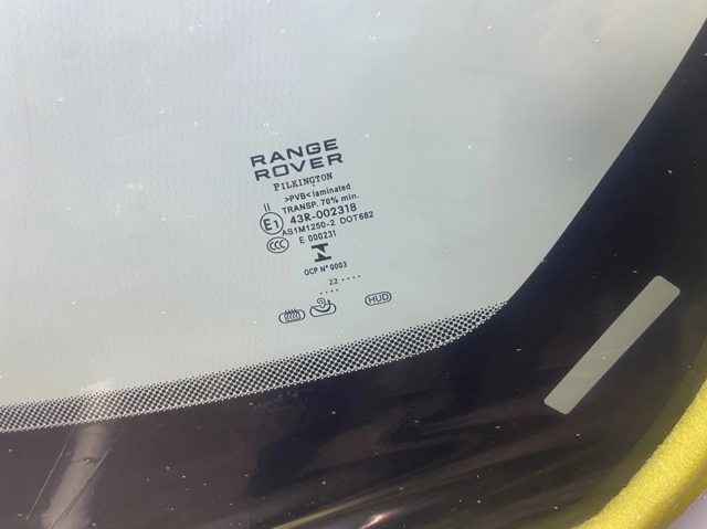 Лобове скло LR098864 Land Rover