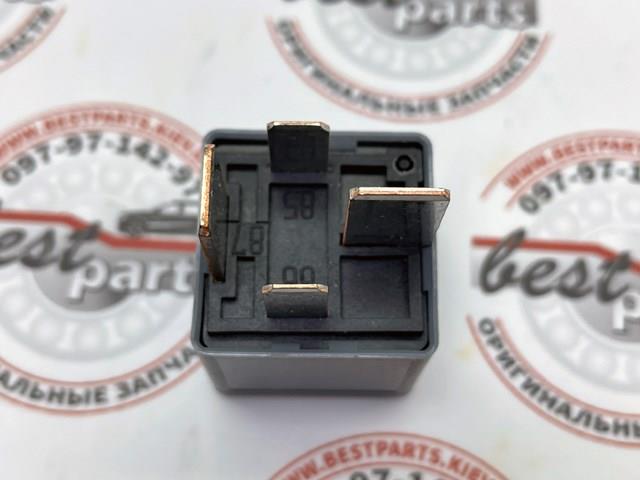 Реле електричне багатофункціональне A0035421619 Mercedes
