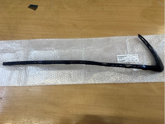 Молдинг переднього бампера, лівий Mercedes A2238852901 ціна, від 69.33 USD