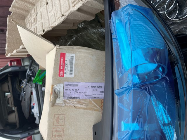 Фара ліва 921013U110 Hyundai/Kia