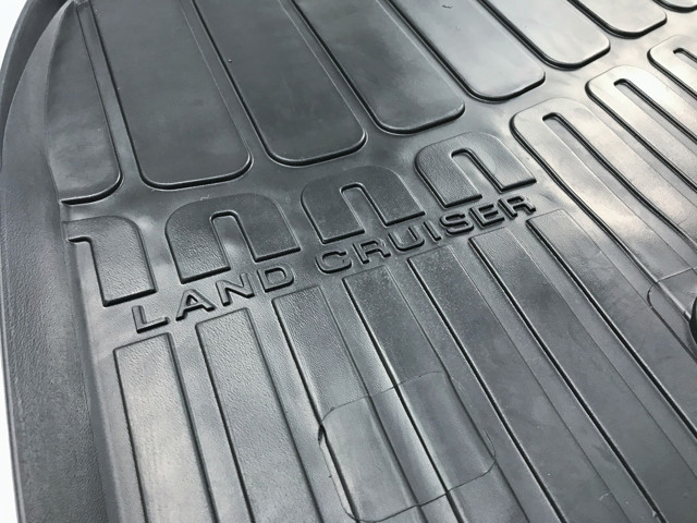 Комплект килимків Toyota Land Cruiser позашляховик (J200) (2007 - 2021) ціна, від 163.43 USD