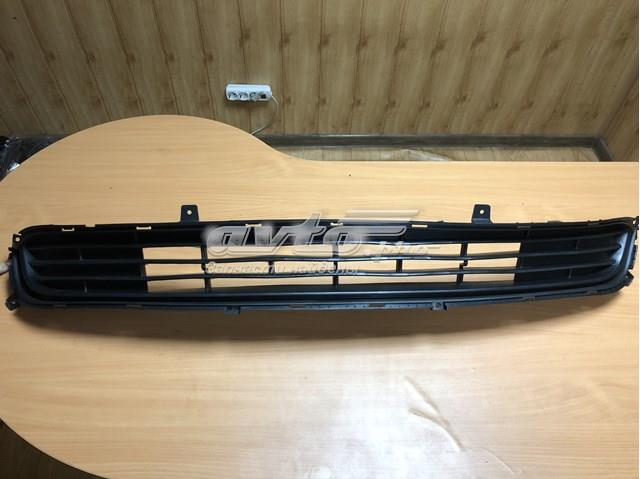 Купити 86560D4020 Hyundai/Kia Решітка переднього бампера, центральна