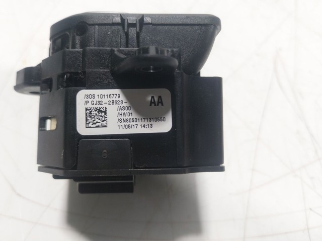  Land Rover LR071144