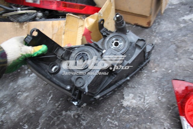 Фара ліва 8117042290 Toyota