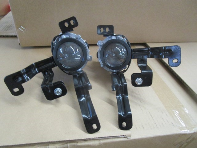 Туманка ліва Rhino HNE332472AL ціна, від 19.10 USD