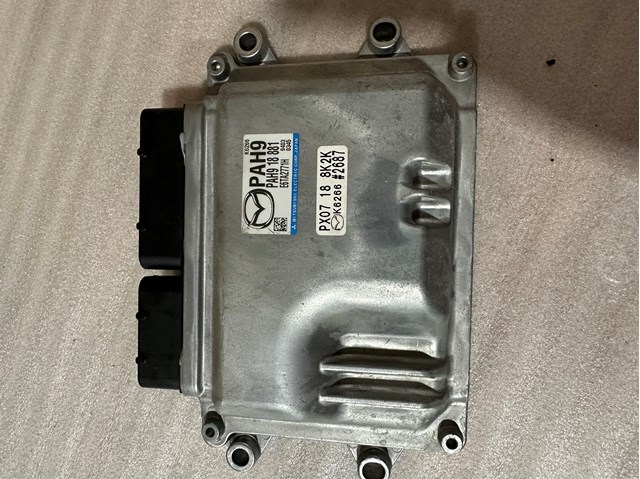 Електронний блок керування двигуном PAH918881 Mazda