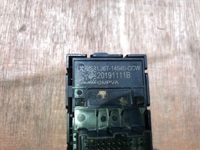 LJ6Z14529CA Ford Кнопки переднього лівого склопід'ємника